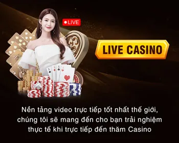 Người chơi đang cá cược trực tiếp trên điện thoại di động, màn hình hiển thị trận đấu